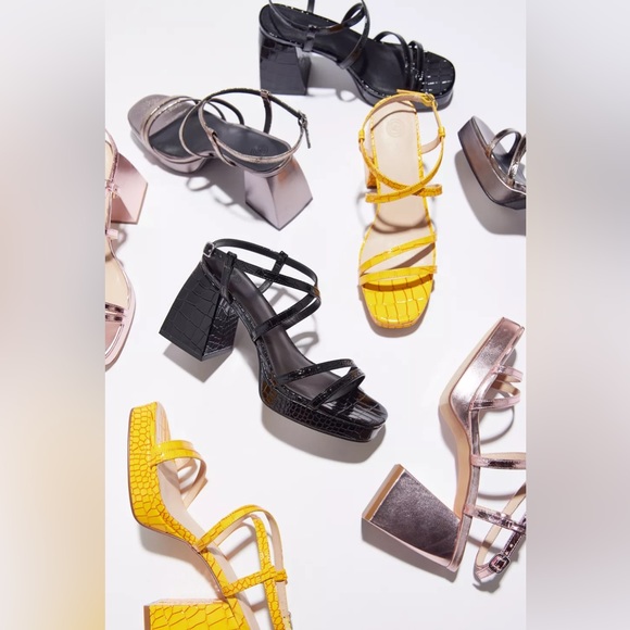 NEW Urban outfitters Olive Strappy Heels Sandals Sz 7 Croc yellow Block Summer - Picture 9 of 9